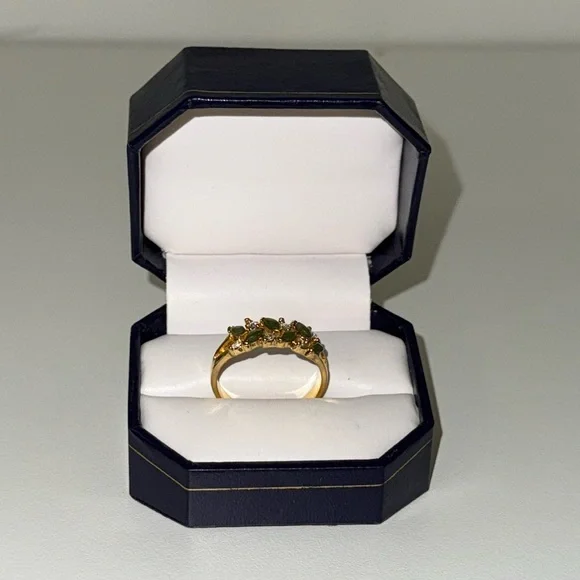 Vintage Gold Gem Ring - Picture 2 of 14